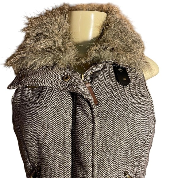 FOREVER 21 - Picture 2 of 7